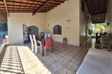 Casa à venda com 250m², 4 quartos e 4 vagas Casa à venda com 250m², 4 quartos e 4 vagasSala 2