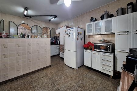 Casa à venda com 250m², 4 quartos e 4 vagas Casa à venda com 250m², 4 quartos e 4 vagasCozinha