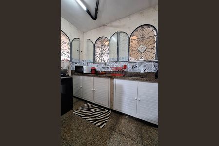 Casa à venda com 250m², 4 quartos e 4 vagas Casa à venda com 250m², 4 quartos e 4 vagasCozinha
