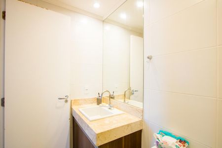 Apartamento à venda com 60m², 2 quartos e 2 vagas Apartamento à venda com 60m², 2 quartos e 2 vagasBanheiro social