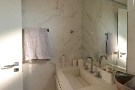 Apartamento à venda com 70m², 2 quartos e 2 vagasBanheiro da Suíte