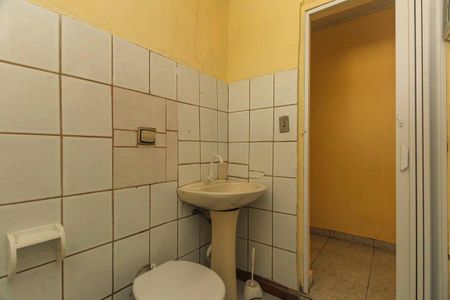 Banheiro de casa para alugar com 1 quarto, 55m² em Vila Virginia, São Paulo
