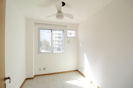 Apartamento para alugar com 73m², 3 quartos e 2 vagasQuarto 2