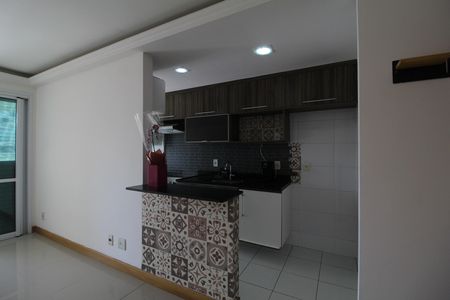 Cozinha de apartamento para alugar com 3 quartos, 73m² em Barra Olímpica, Rio de Janeiro
