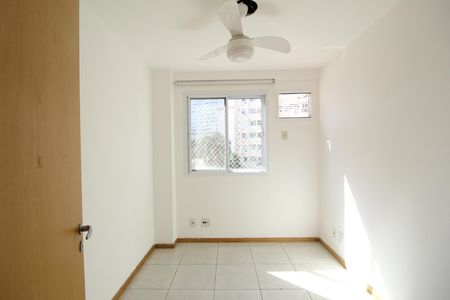 Apartamento para alugar com 73m², 3 quartos e 2 vagasQuarto 2
