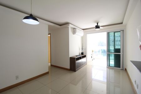 Sala de apartamento para alugar com 3 quartos, 73m² em Barra Olímpica, Rio de Janeiro