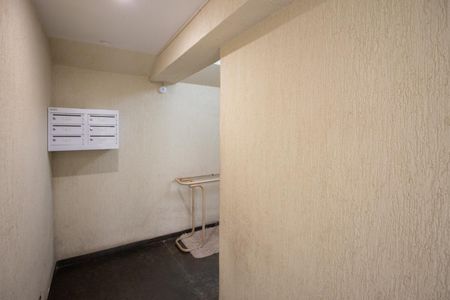 Hall de entrada de apartamento para alugar com 3 quartos, 90m² em Ouro Preto, Belo Horizonte