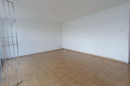 Casa para alugar com 120m², 2 quartos e 1 vaga Casa para alugar com 120m², 2 quartos e 1 vagaSala