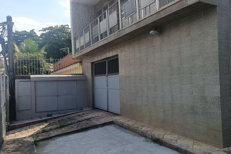 Quintal de casa para alugar com 3 quartos, 120m² em Engenho do Porto, Duque de Caxias