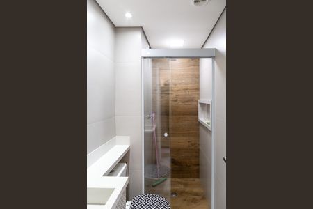 Banheiro de apartamento para alugar com 2 quartos, 36m² em Vila das Bandeiras, Guarulhos