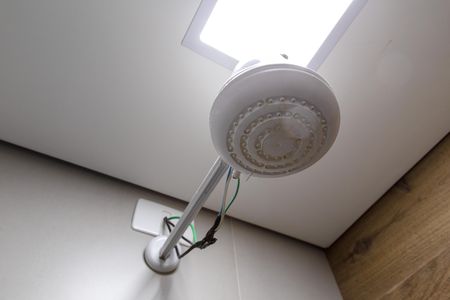 Banheiro de apartamento para alugar com 2 quartos, 36m² em Vila das Bandeiras, Guarulhos