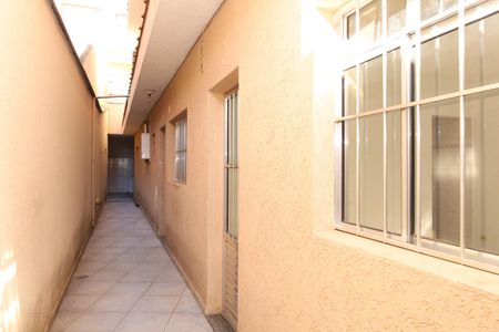 Corredor de casa para alugar com 2 quartos, 125m² em Itaquera, São Paulo