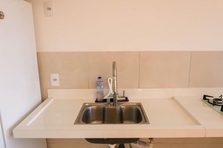 Cozinha de apartamento para alugar com 1 quarto, 32m² em Todos Os Santos, Rio de Janeiro