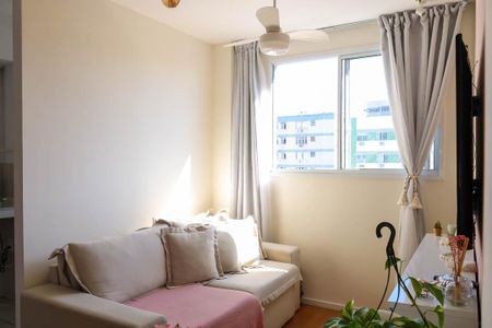 Sala de apartamento para alugar com 1 quarto, 32m² em Todos Os Santos, Rio de Janeiro