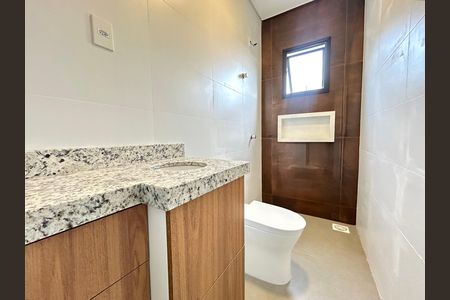 Banheiro  de kitnet/studio para alugar com 1 quarto, 38m² em Campeche, Florianópolis