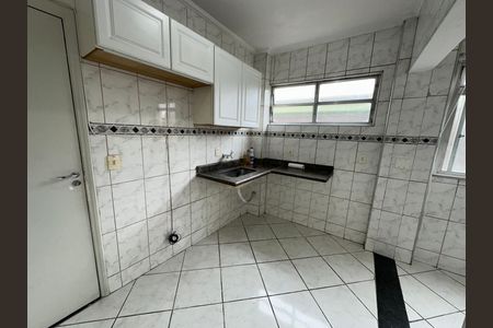 Cozinha de apartamento para alugar com 2 quartos, 68m² em Vila Valenca, São Vicente