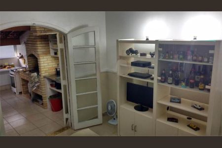 Casa à venda com 4 quartos, 147m² em Jardim Avelino, São Paulo