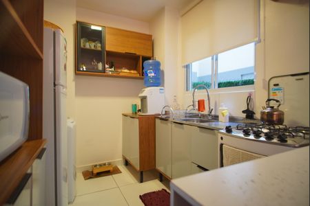Cozinha de apartamento à venda com 2 quartos, 51m² em Santa Fé, Porto Alegre
