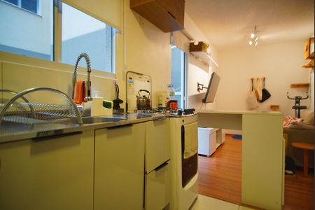 Cozinha de apartamento à venda com 2 quartos, 51m² em Santa Fé, Porto Alegre