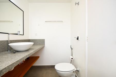 banheiro quarto 3 de apartamento para alugar com 3 quartos, 101m² em Pinheiros, São Paulo