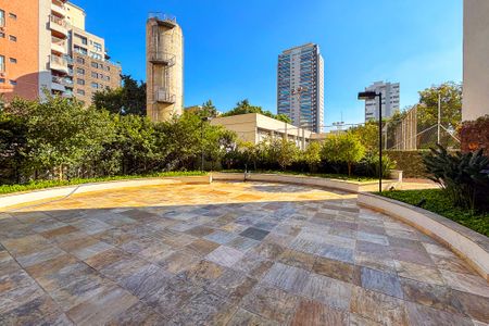 area verde comum de apartamento para alugar com 3 quartos, 101m² em Pinheiros, São Paulo