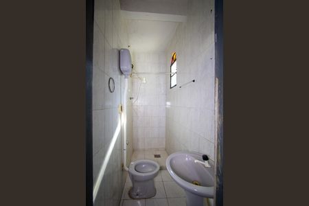 Banheiro de casa para alugar com 1 quarto, 16m² em Trindade, São Gonçalo