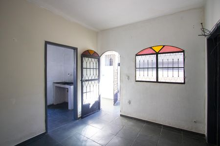 Sala de casa para alugar com 1 quarto, 16m² em Trindade, São Gonçalo