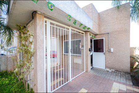 Apartamento para alugar com 38m², 2 quartos e 1 vaga Apartamento para alugar com 38m², 2 quartos e 1 vagaFachada