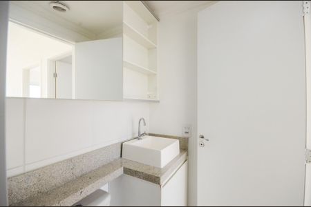 Banheiro de apartamento para alugar com 2 quartos, 38m² em Vila Nina, São Paulo
