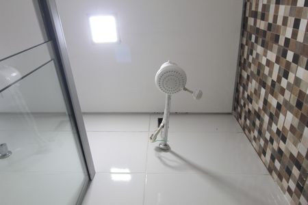 Banheiro de kitnet/studio para alugar com 1 quarto, 35m² em Jardim Felicidade, Belo Horizonte
