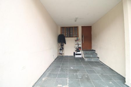 Garagem de casa de condomínio à venda com 3 quartos, 100m² em Jardim dos Manacas, São Paulo