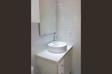 Banheiro de apartamento à venda com 2 quartos, 56m² em Jaguaribe, Osasco
