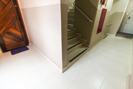 Apartamento para alugar com 55m², 2 quartos e 1 vaga Apartamento para alugar com 55m², 2 quartos e 1 vagaHall