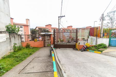 Fachada + Placa de apartamento para alugar com 2 quartos, 55m² em Colônia (zona Leste), São Paulo