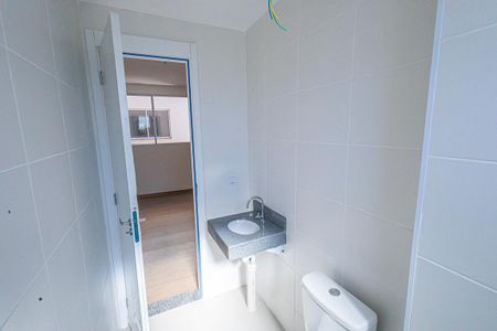 Banheiro de apartamento à venda com 2 quartos, 45m² em Paquetá, Belo Horizonte