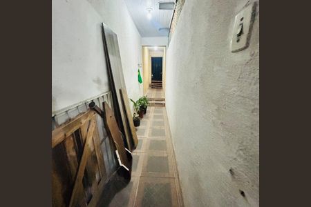Corredor de casa à venda com 3 quartos, 250m² em Jardim Sabara, São Paulo