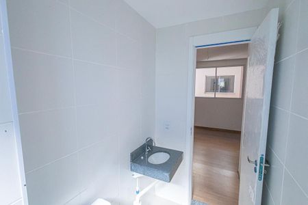 Banheiro de apartamento à venda com 2 quartos, 45m² em Paquetá, Belo Horizonte