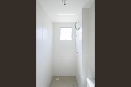 Banheiro de apartamento à venda com 2 quartos, 45m² em Paquetá, Belo Horizonte