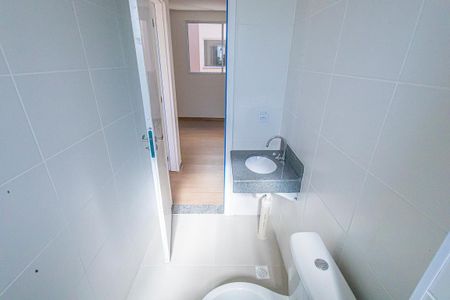 Banheiro de apartamento à venda com 2 quartos, 45m² em Paquetá, Belo Horizonte