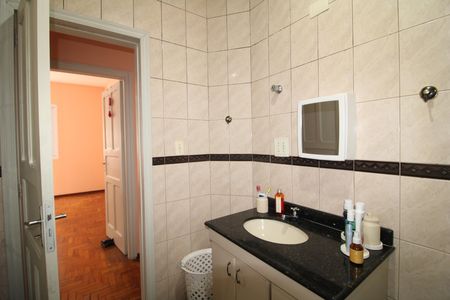 Apartamento à venda com 77m², 2 quartos e sem vagaBanheiro