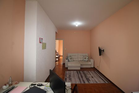 Apartamento à venda com 77m², 2 quartos e sem vagaSala