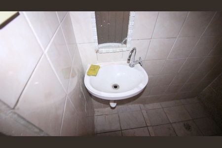 Casa para alugar com 33m², 1 quarto e sem vaga Casa para alugar com 33m², 1 quarto e sem vagaBanheiro