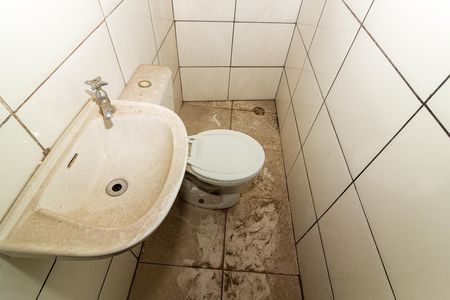 Banheiro de casa para alugar com 3 quartos, 5m² em Jardim dos Manacas, São Paulo