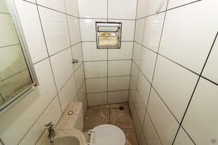 Banheiro de casa para alugar com 3 quartos, 5m² em Jardim dos Manacas, São Paulo