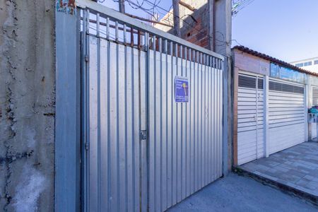 Casa para alugar com 64m², 2 quartos e sem vaga Casa para alugar com 64m², 2 quartos e sem vagaFachada