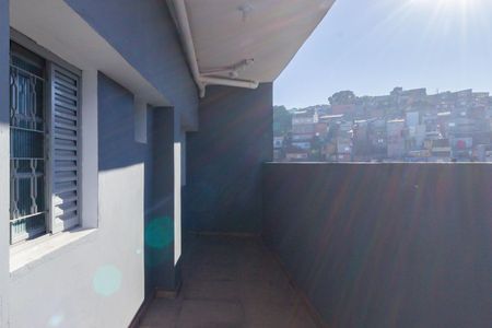 Quintal dos Fundos de casa para alugar com 2 quartos, 64m² em Jardim Rincão, São Paulo
