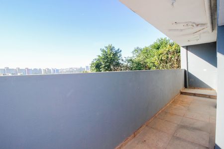 Quintal dos Fundos de casa para alugar com 2 quartos, 64m² em Jardim Rincão, São Paulo