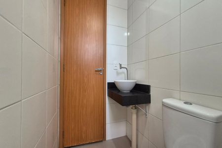 Banheiro de apartamento para alugar com 2 quartos, 44m² em Villa Garden, Campinas