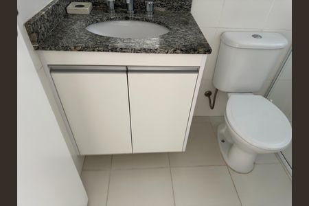 Apartamento para alugar com 75m², 2 quartos e 2 vagas Apartamento para alugar com 75m², 2 quartos e 2 vagasBanheiro Corredor