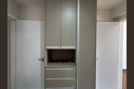 Apartamento para alugar com 75m², 2 quartos e 2 vagas Apartamento para alugar com 75m², 2 quartos e 2 vagasCozinha - Armários